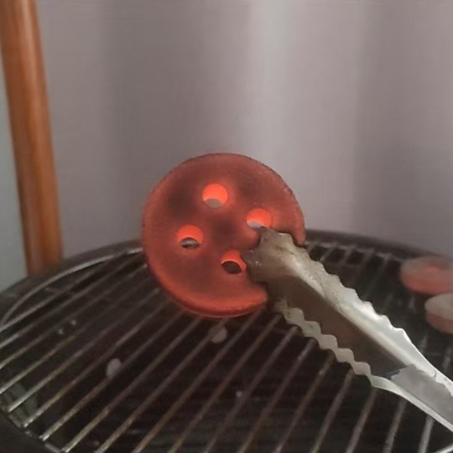 ຖ່ານຫີນ Hookah ສີ່ຮູ